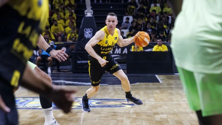 NBA初代老六，42歲進(jìn)入生涯巔峰？！